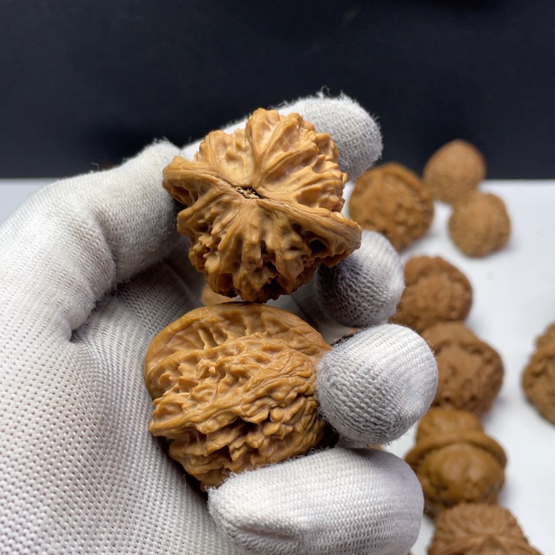 文玩核桃把件40盘龙虎全品无修