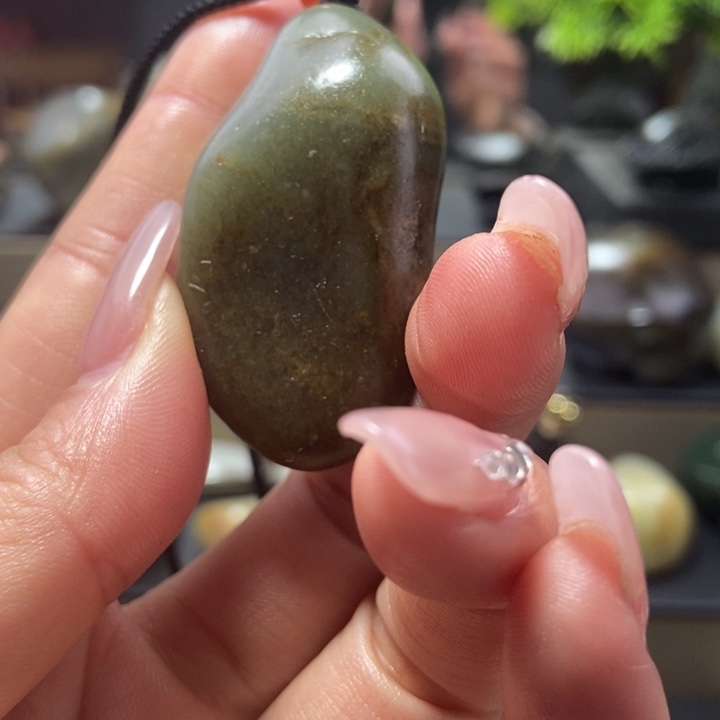 和田玉未镶嵌把件