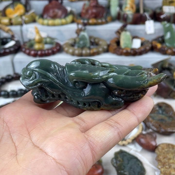 岫岩河磨玉（透闪石质玉）未镶嵌珠宝奇石