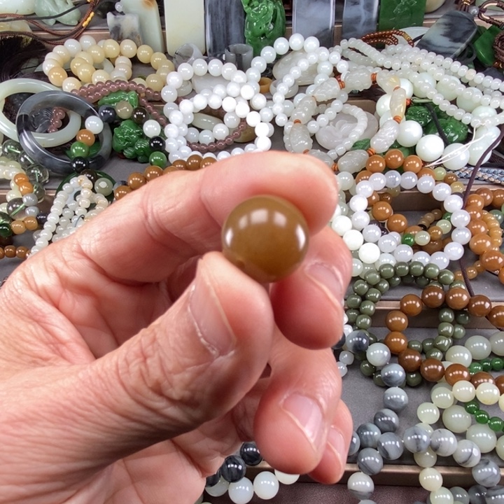 靖***徐和田玉未镶嵌挂件