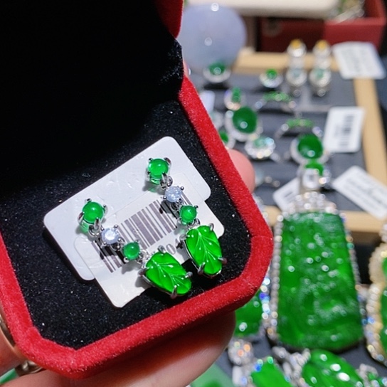 翡翠未镶嵌戒指耳钉