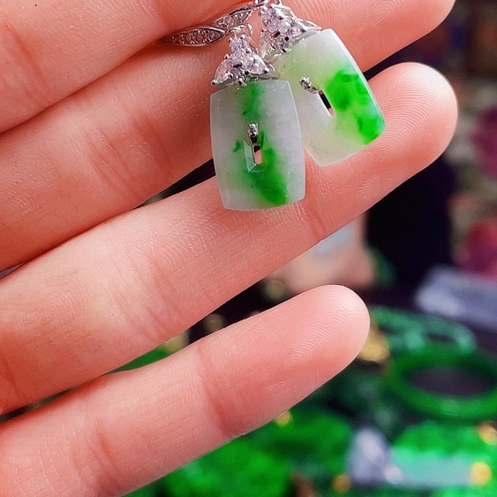 翡翠银S925镶嵌颈饰多样性