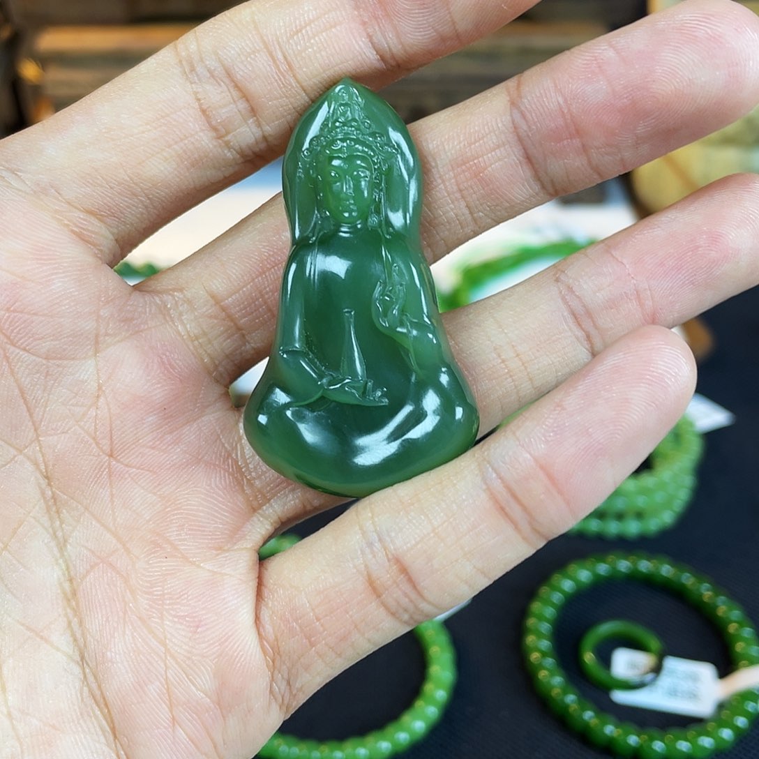 初***见和田玉（碧玉）未镶嵌颈饰