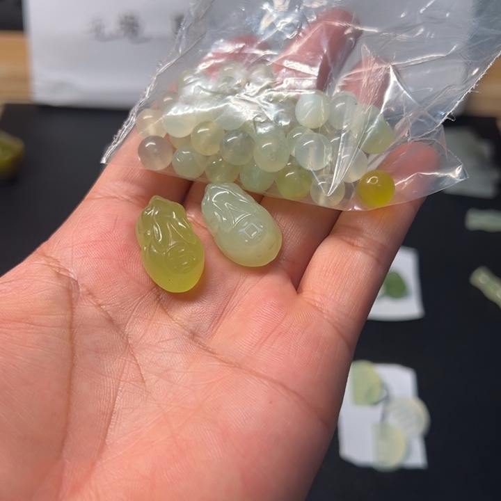 错***࿐岫玉未镶嵌吊坠(不含链)