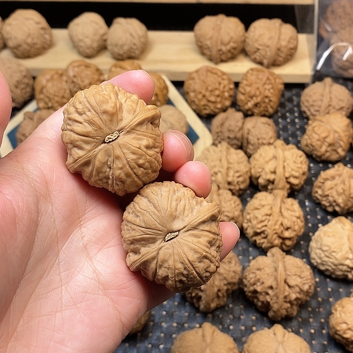 **** 吊坠文玩核桃文玩核桃