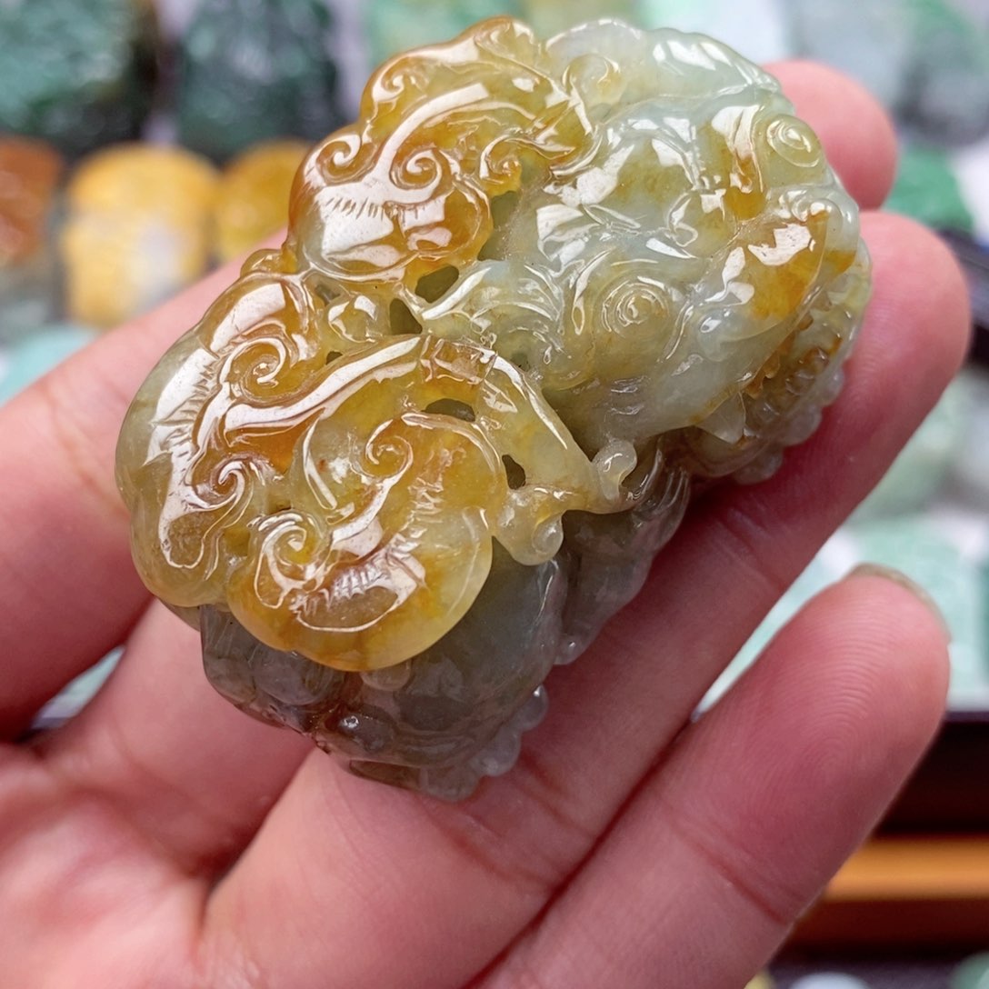 翡翠颈饰未镶嵌翡翠