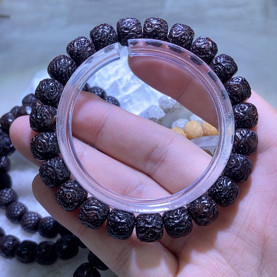 星月菩提吊坠S****潘龙须