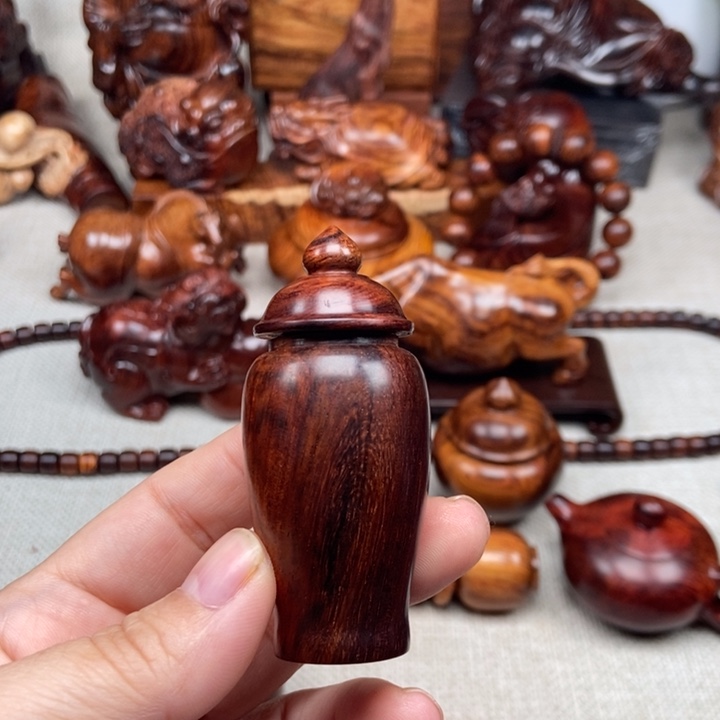 星***6黄花梨/降香黄檀把件