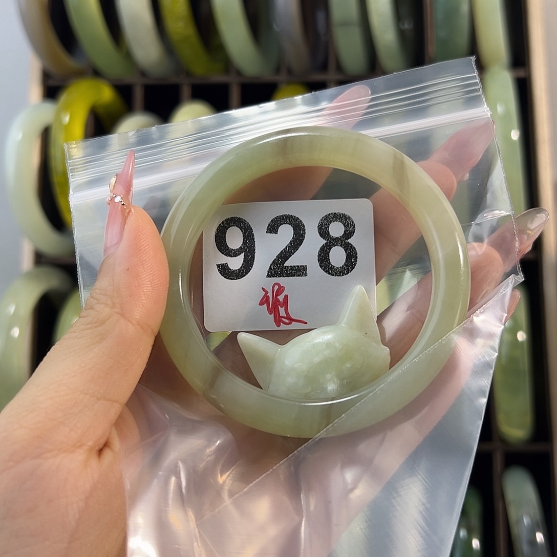 *****蛇纹石玉未镶嵌手镯