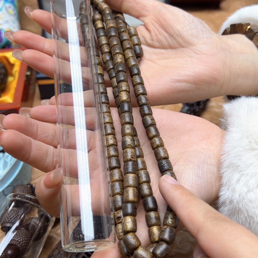 大叶紫檀（黑酸枝木类）