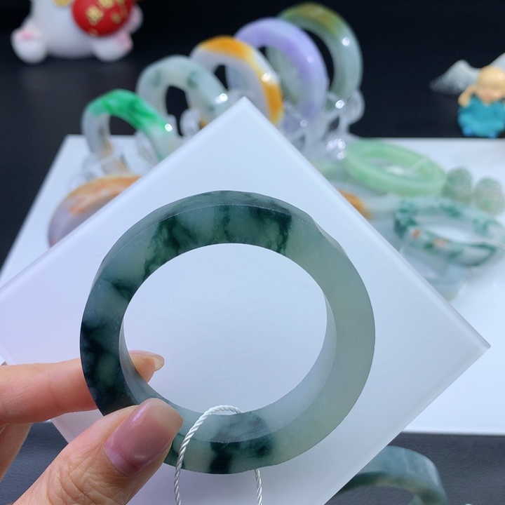 未镶嵌手镯定制翡翠