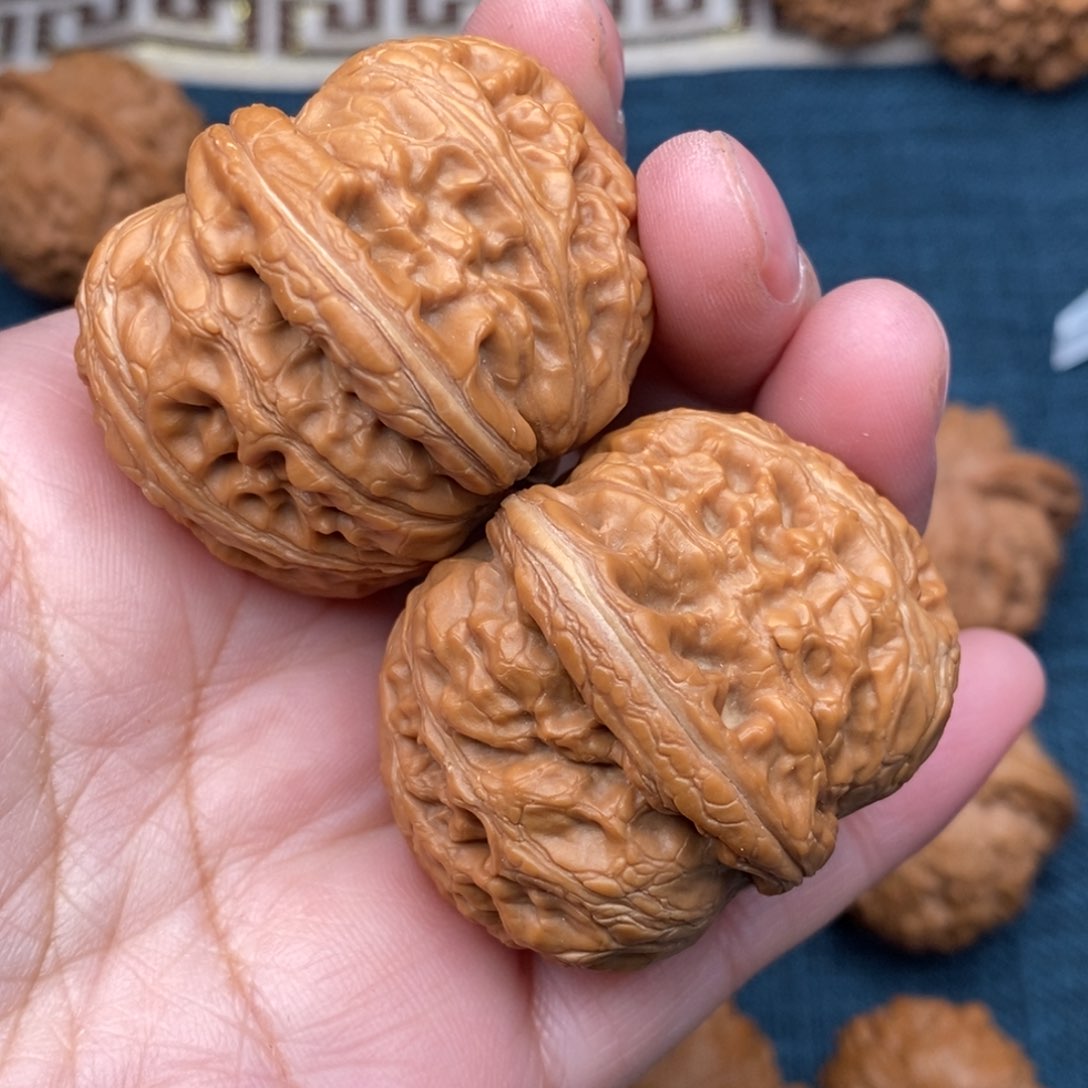 文玩核桃把件44毕业平谷元宝50克