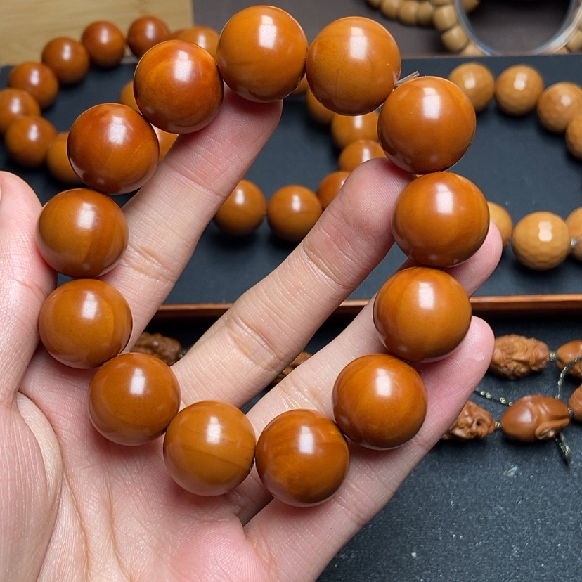 【闪购商品】橄榄核吊坠世*人橄榄核