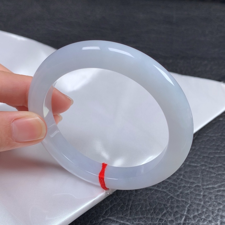 翡翠未镶嵌手镯   