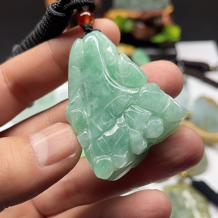 翡翠未镶嵌颈饰吊坠