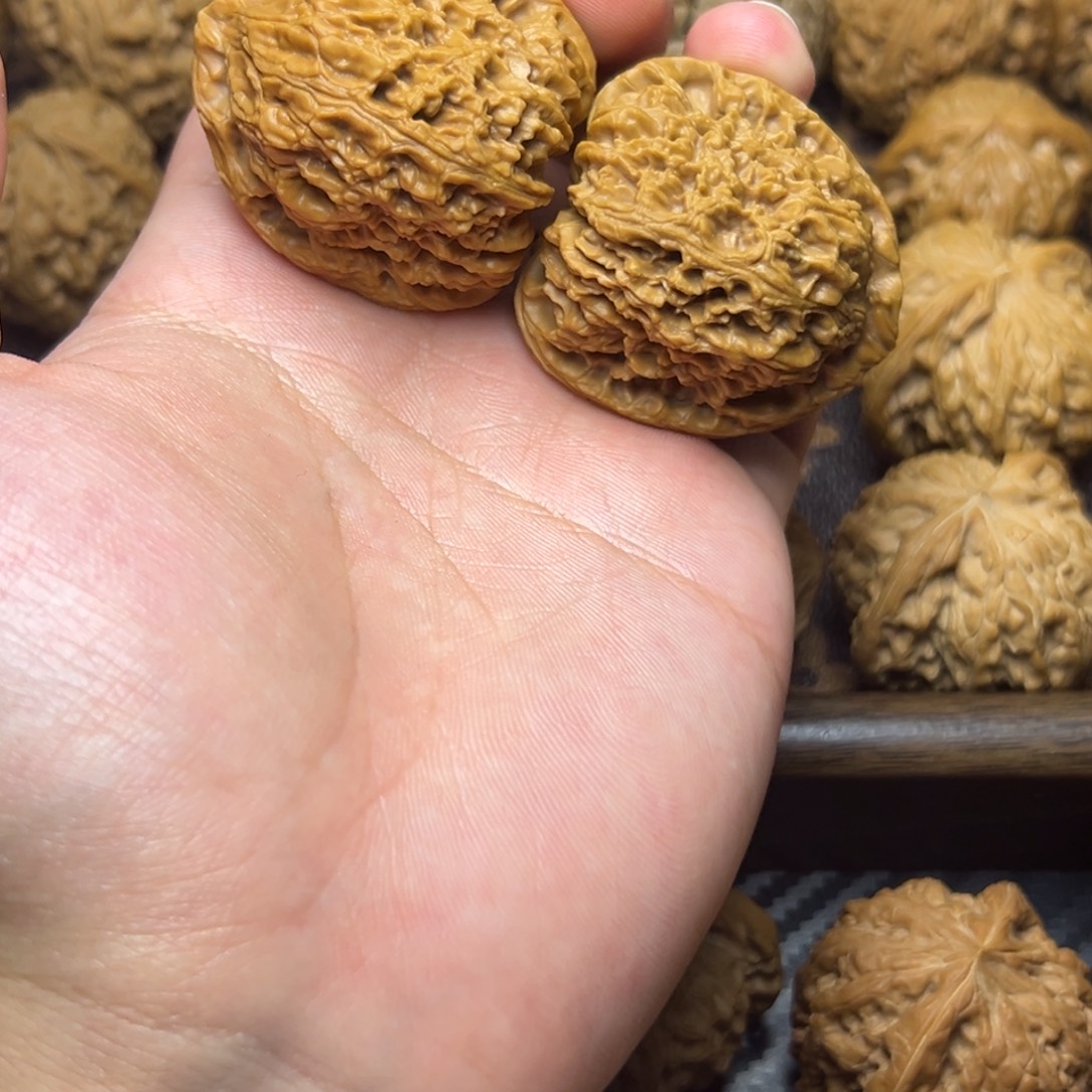 s***峰文玩核桃把件南疆石不是全品