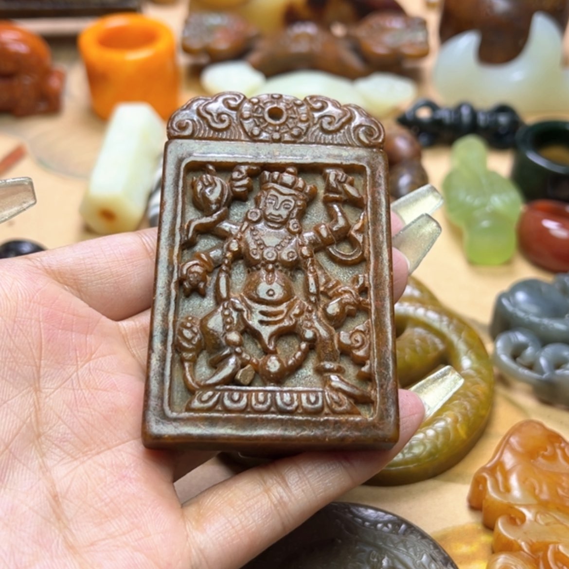 【闪购商品】蛇纹石玉颈饰未镶嵌皮带