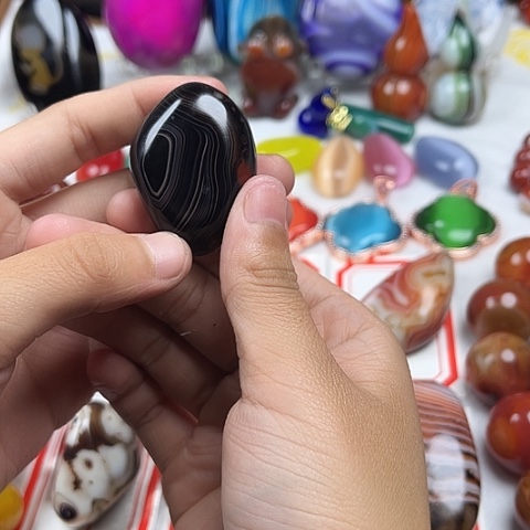 玛瑙/玉髓颈饰合金