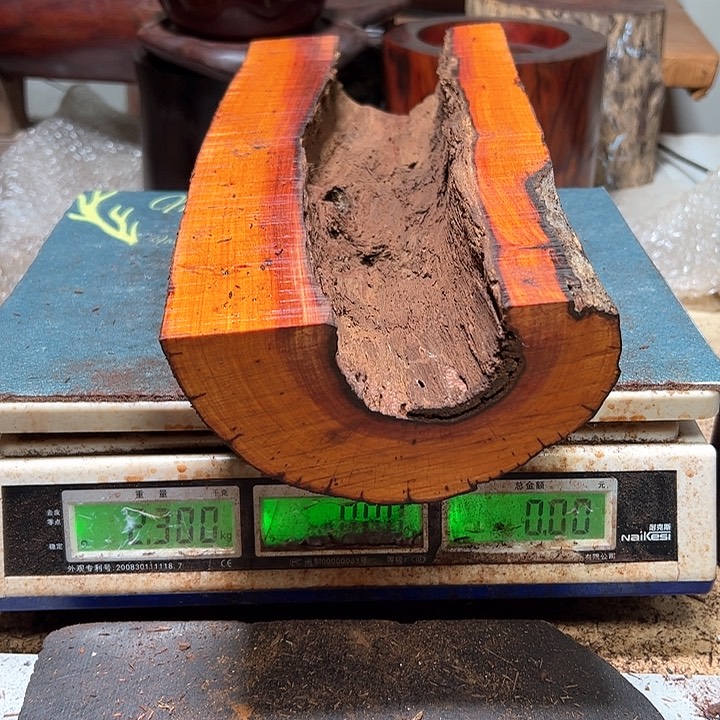 檀香紫檀（小叶紫檀）嘞*