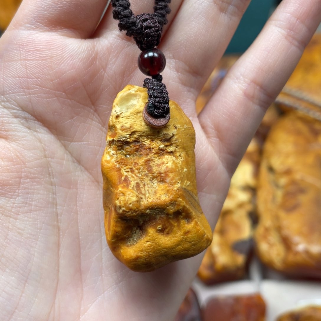 琥珀珠宝奇石未镶嵌