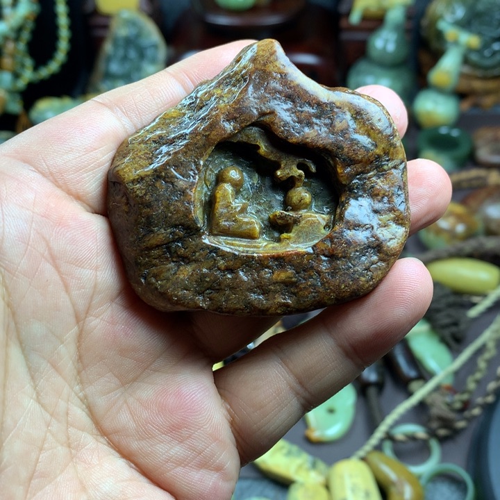 吊坠(赠链)未镶嵌岫岩河磨玉（透闪石质玉）