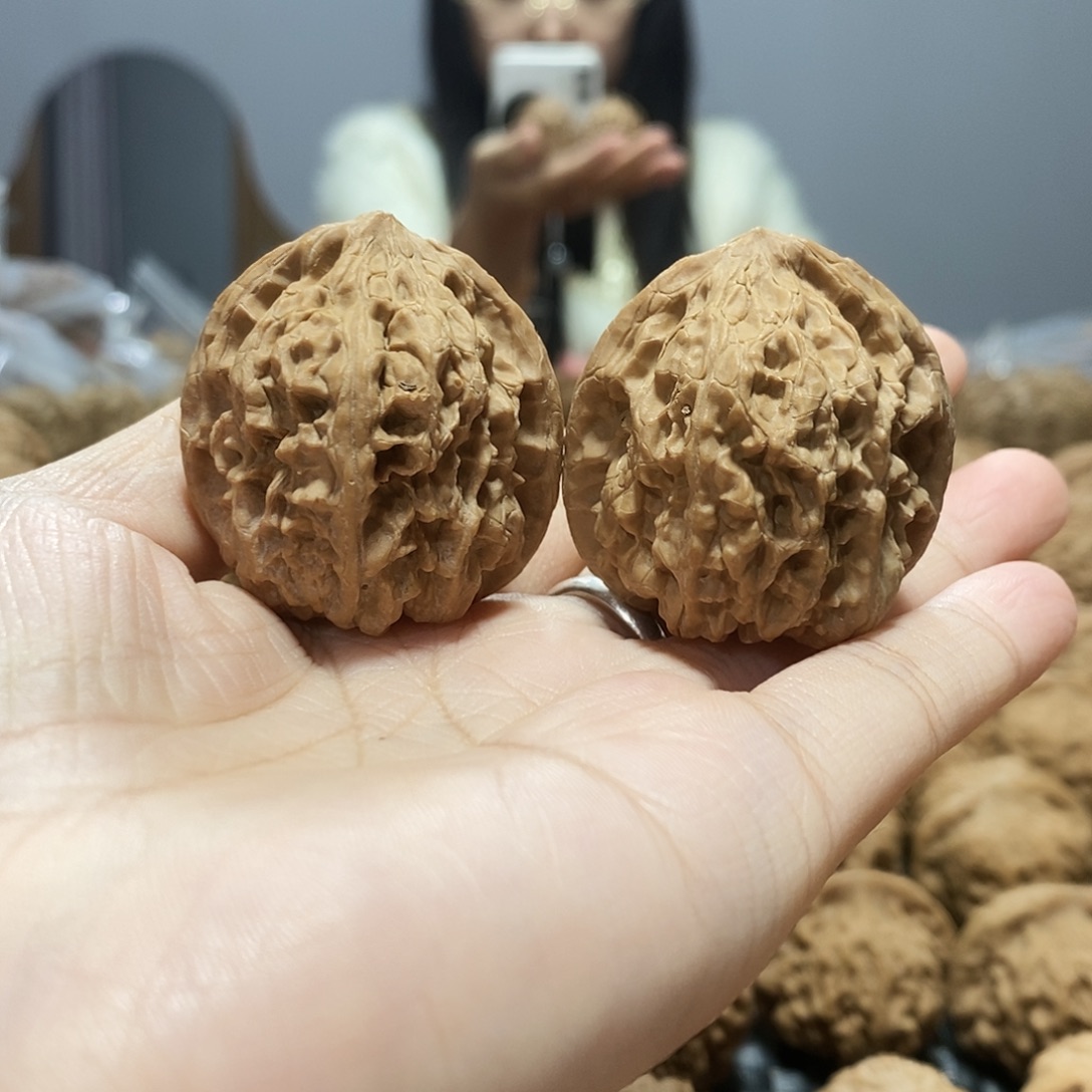 文玩核桃吊坠野牛38