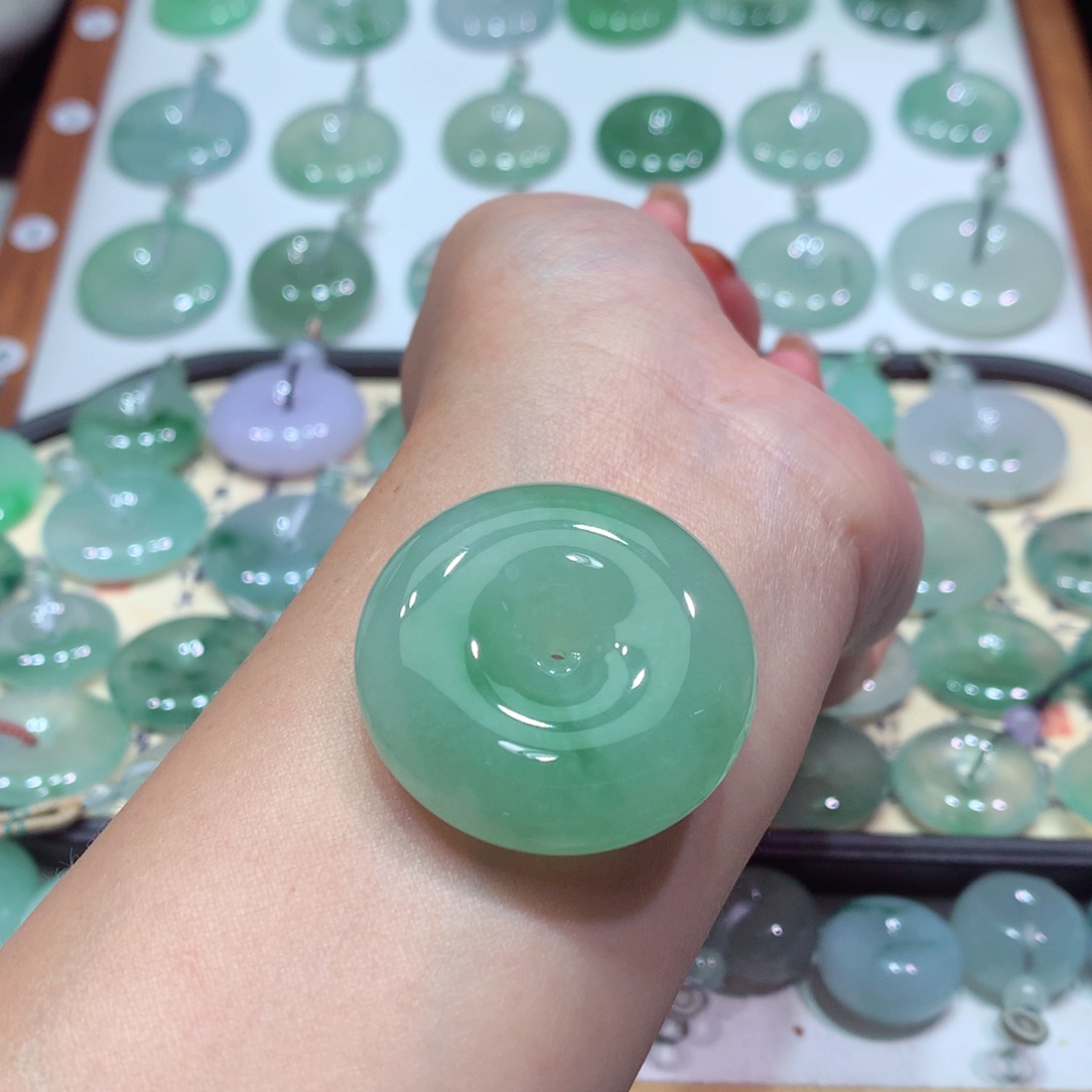 翡翠未镶嵌颈饰27尺寸35*10