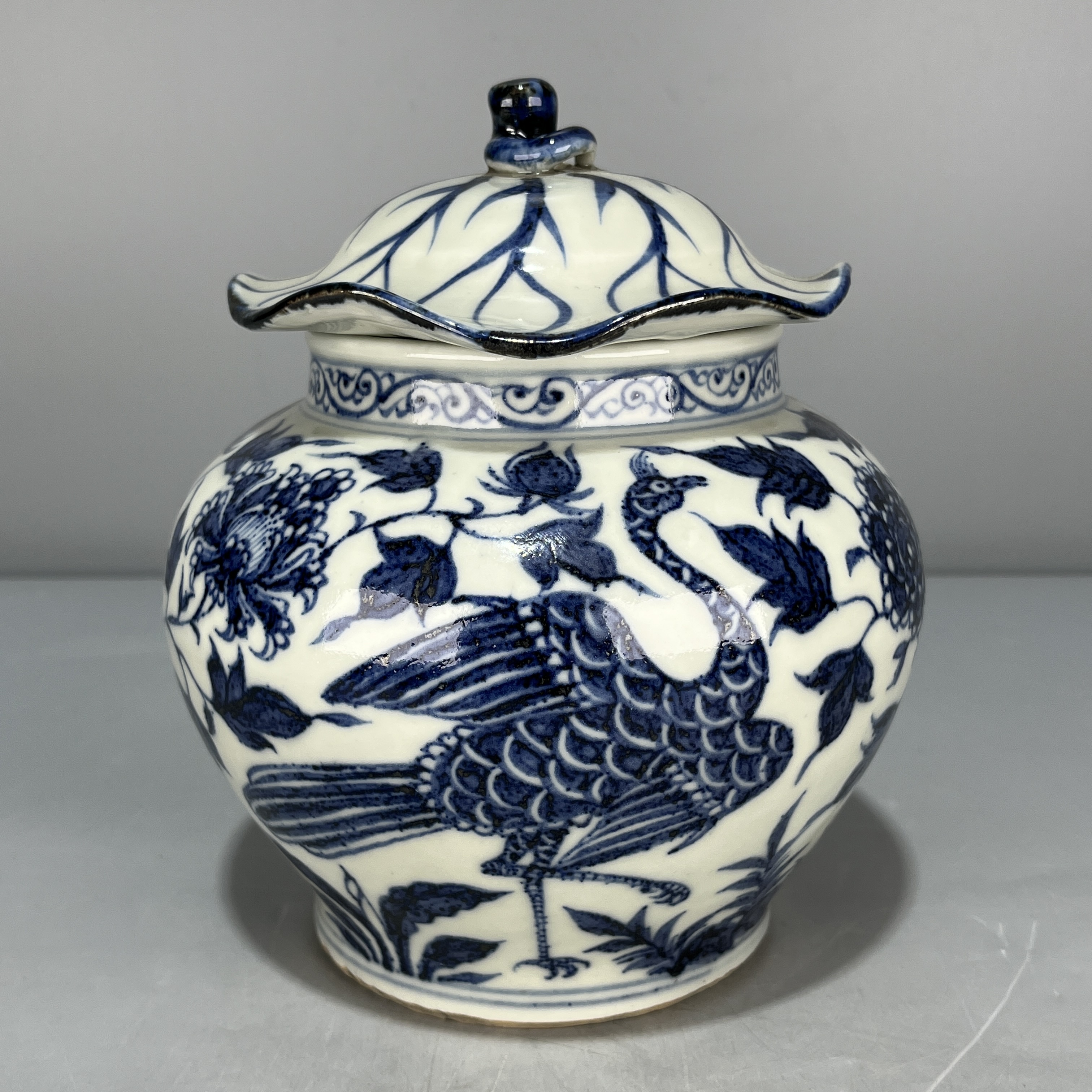 当代仿制 仿古青花花卉凤纹荷叶罐