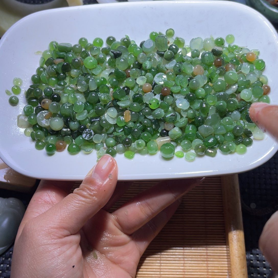 未镶嵌和田玉车挂