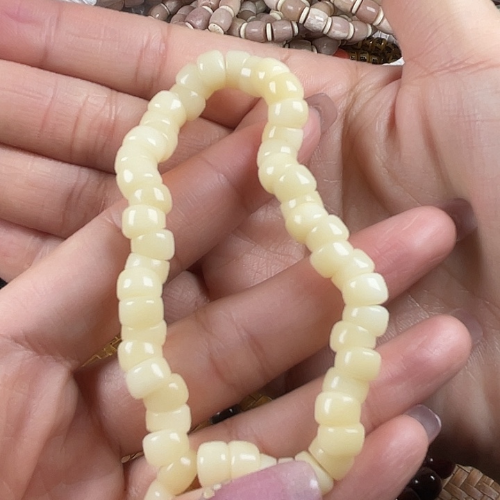 鹿骨手串/手链19，发一半，54颗，0.8