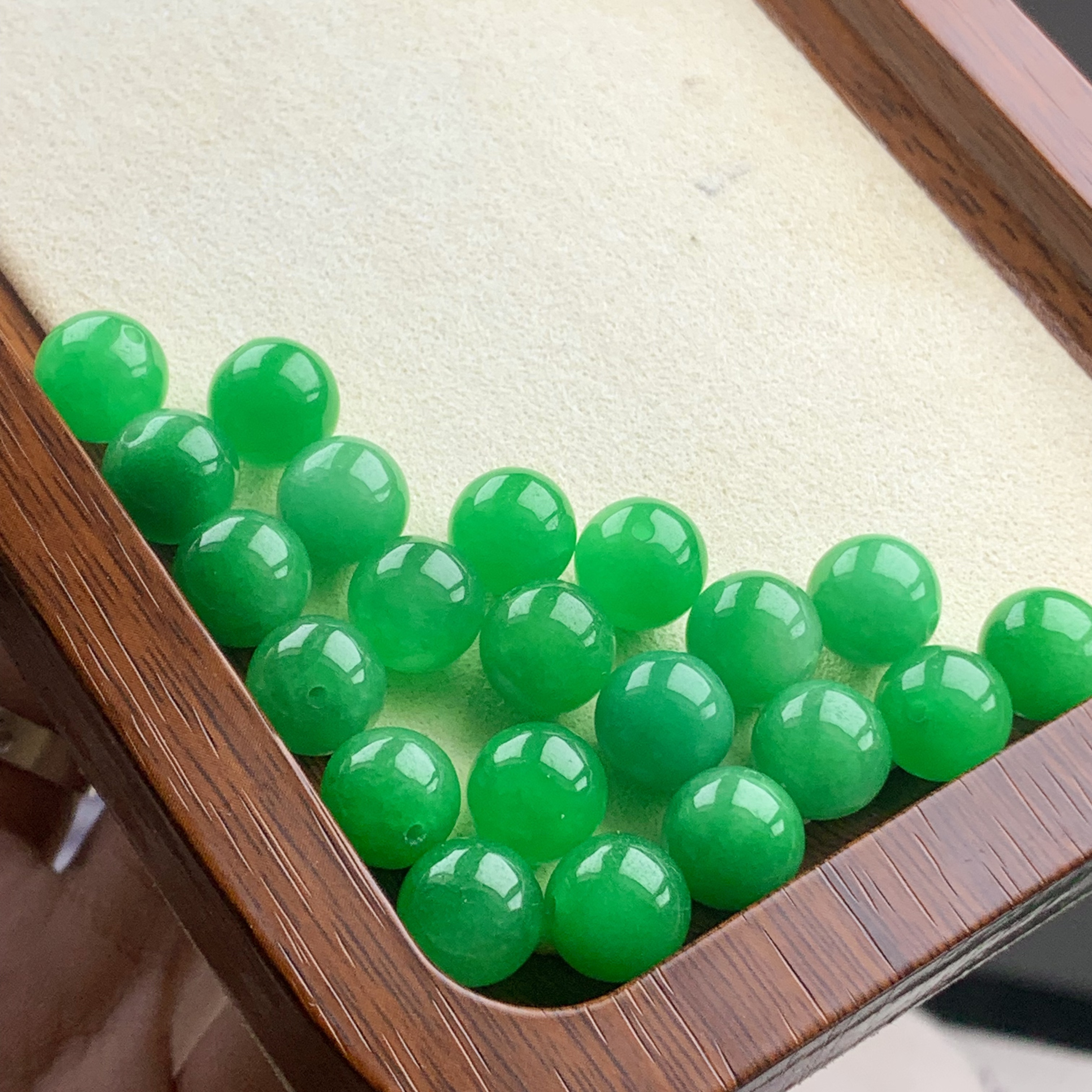10mm 天然缅甸A货翡翠 冰绿单珠 多样性发货其一