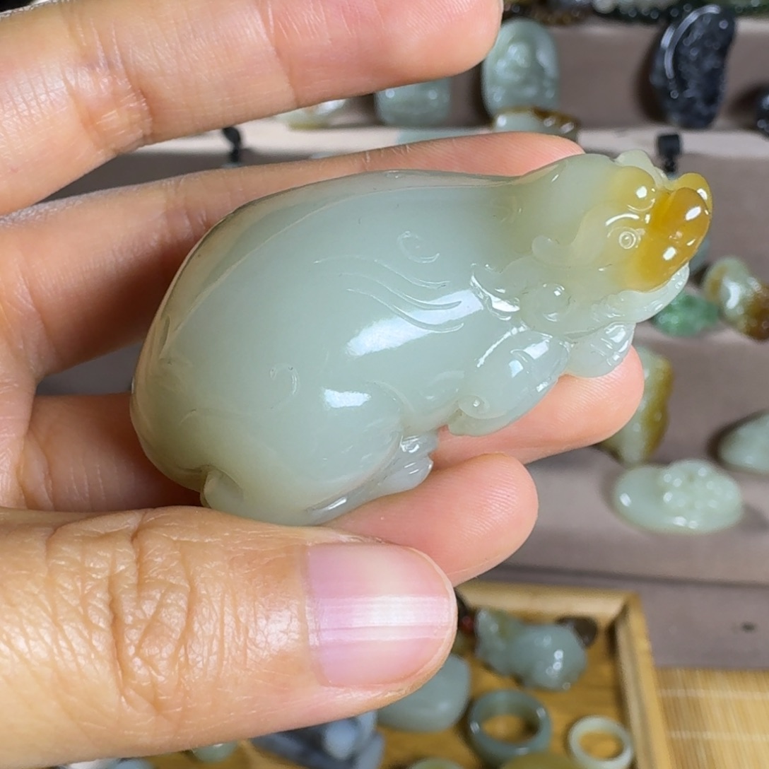 和田玉颈饰未镶嵌