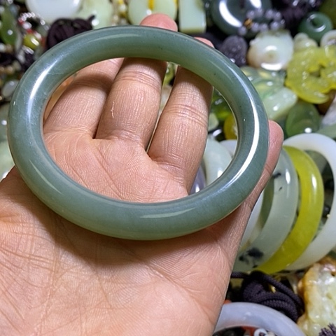 岫玉未镶嵌手镯60-61口径