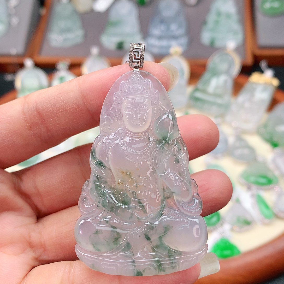 颈饰18K金镶嵌翡翠度母观音