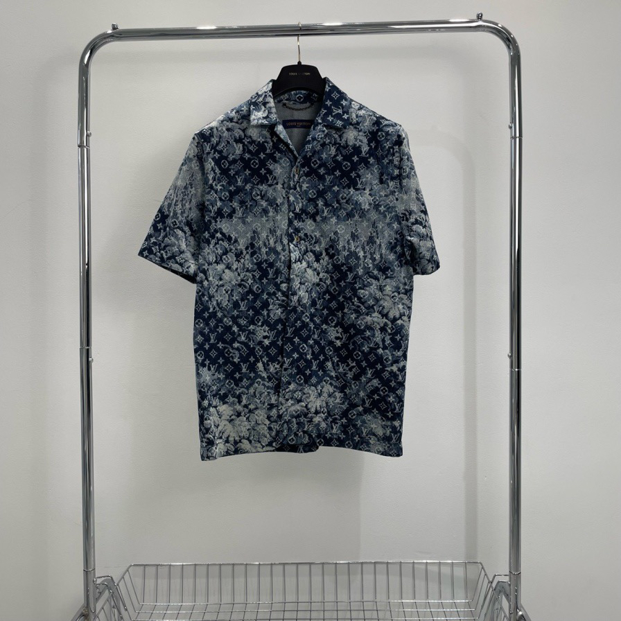 全新未使用 louis vuitton 挂毯满印牛仔短袖衬衫 尺码s YY00088