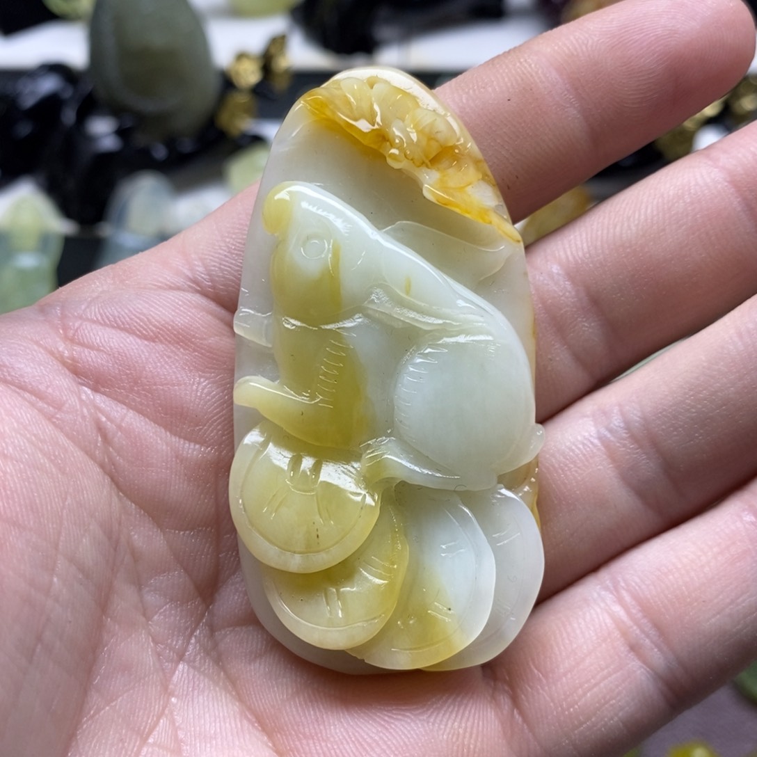 岫玉兔子吊坠未镶嵌