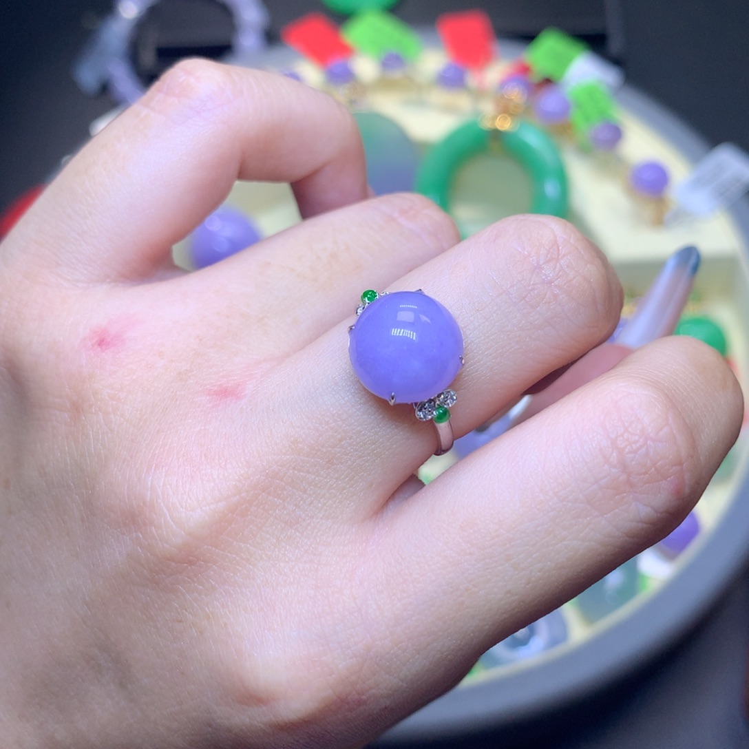 颈饰18K金镶嵌翡翠天然