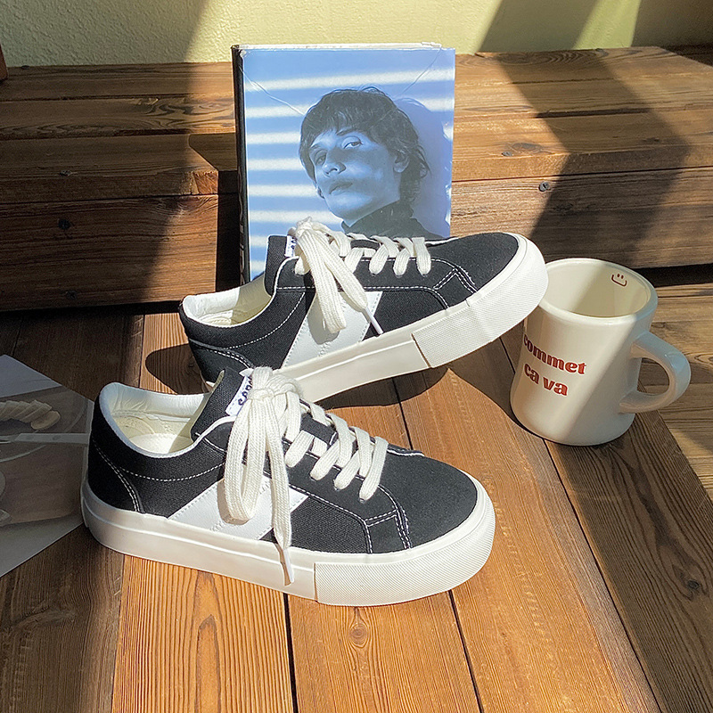 9170 【品牌单  断码清仓！！小众设计板鞋！】休闲百搭板鞋女