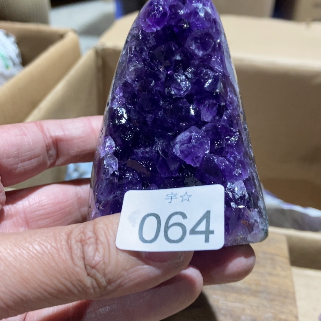 紫晶天然水晶摆件未镶嵌