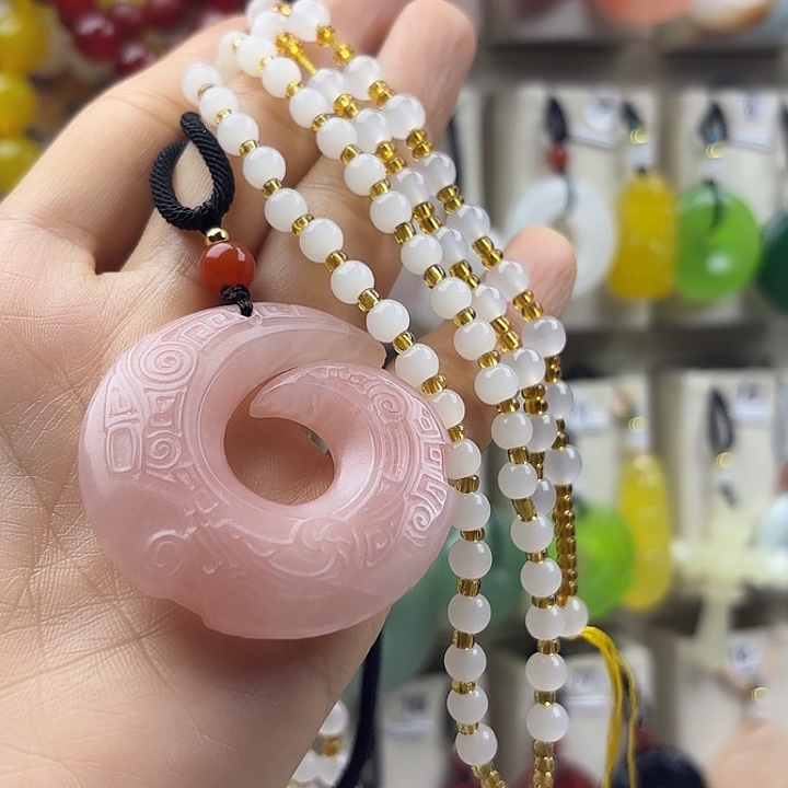 爱****石英质玉未镶嵌颈饰