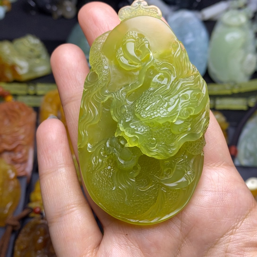 蛇纹石玉颈饰未镶嵌弈****阁