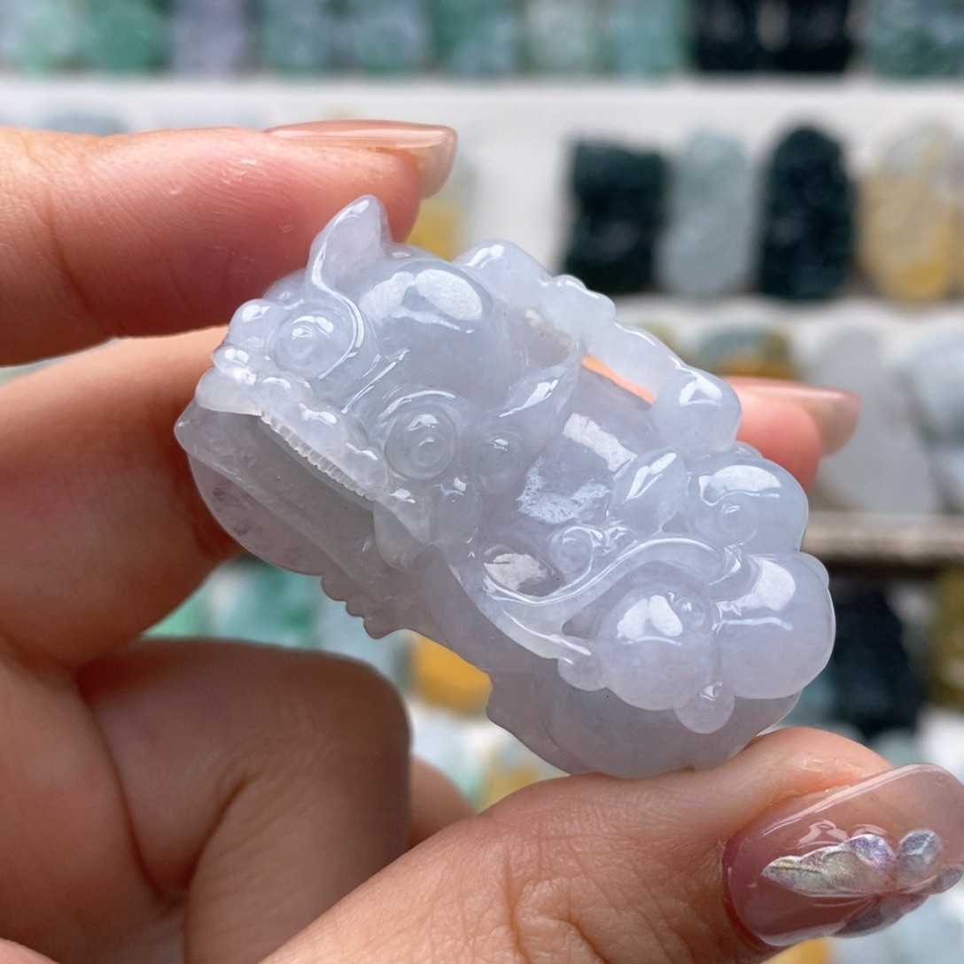 翡翠吊坠(赠链)未镶嵌