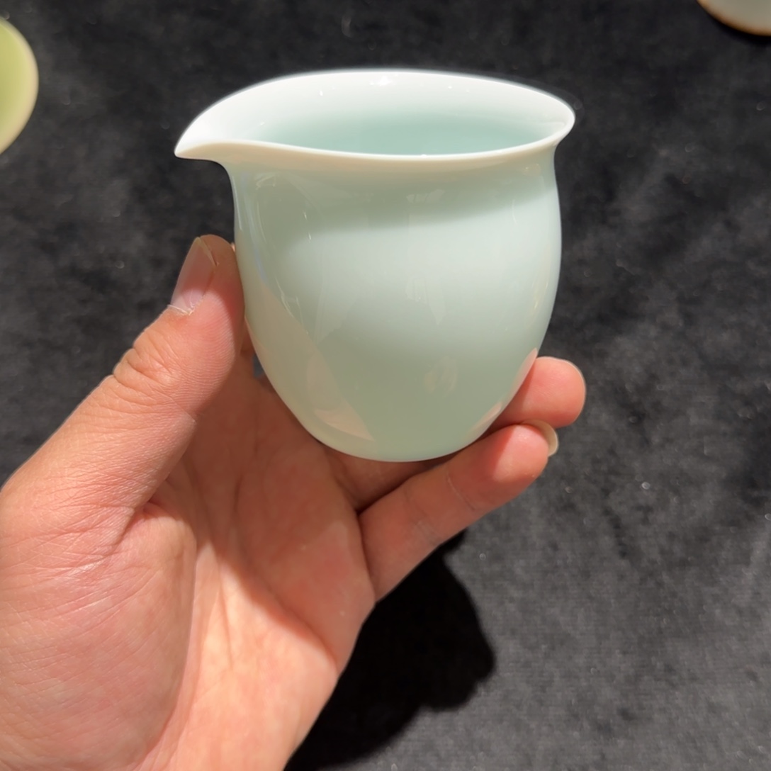 杯打****六晓芳窑影青公杯