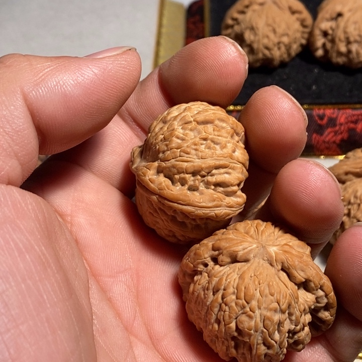 文玩核桃把件稳**当核桃