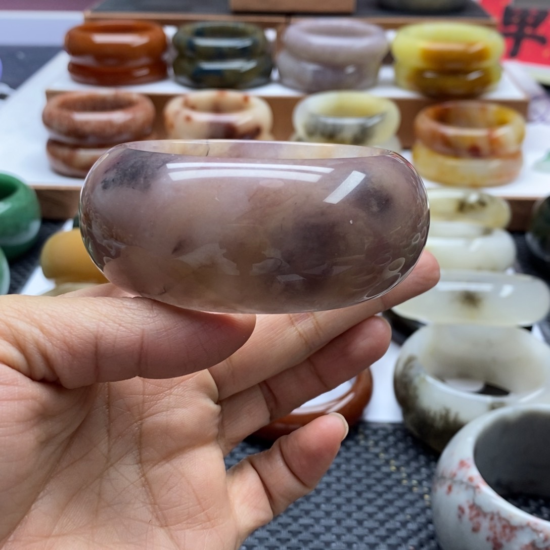 石英质玉手镯未镶嵌粉***罗