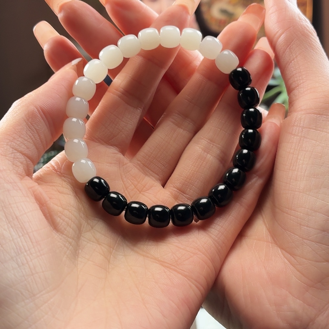 和田玉未镶嵌手串7.8