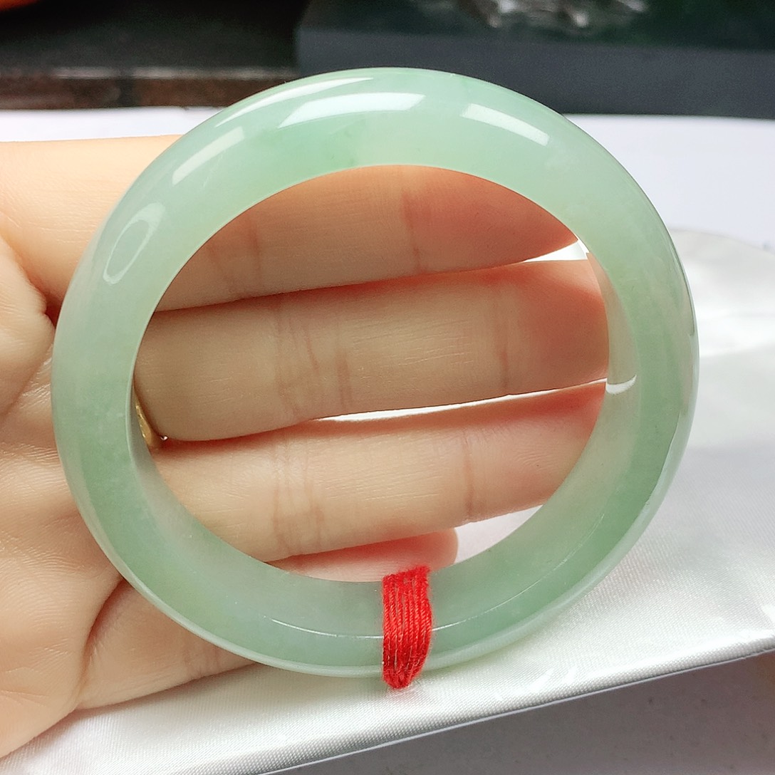 翡翠手镯未镶嵌正5453