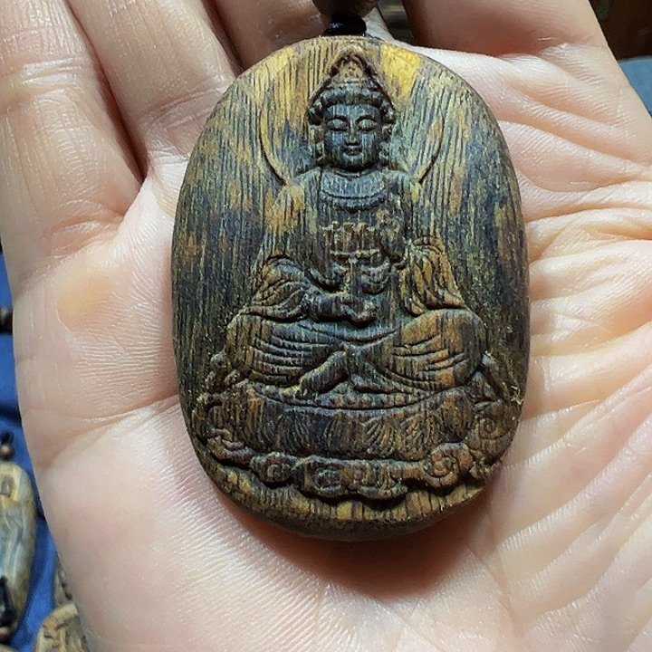 用***0沉香碎屑沉香海南沉香白奇乌身观音老料12带绳