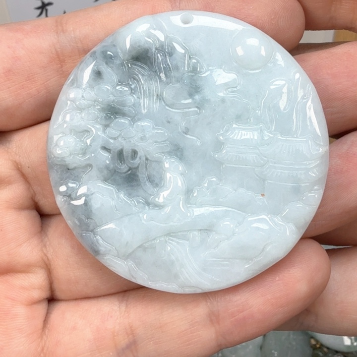 翡翠挂件未镶嵌翡翠