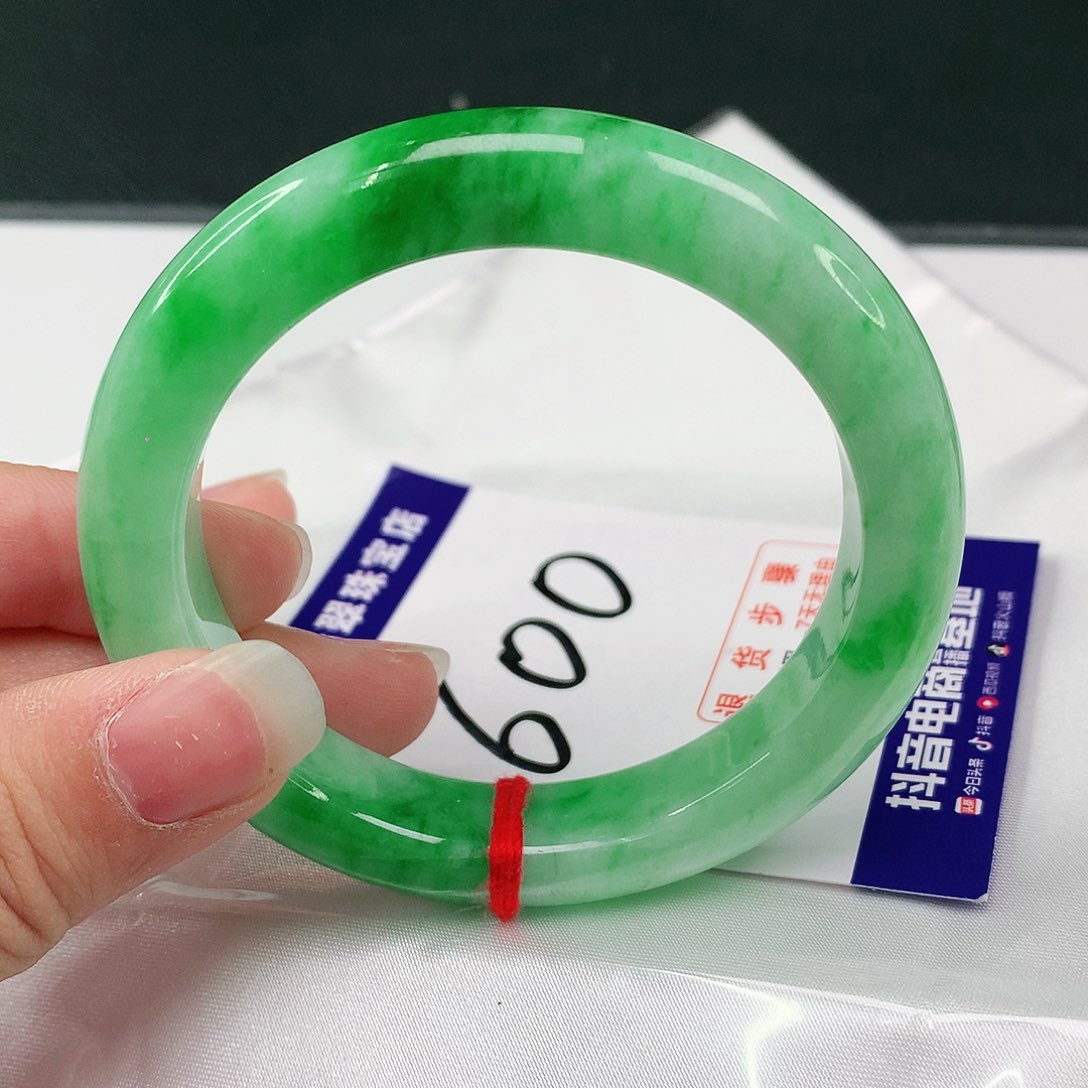 翡翠未镶嵌手镯翡翠